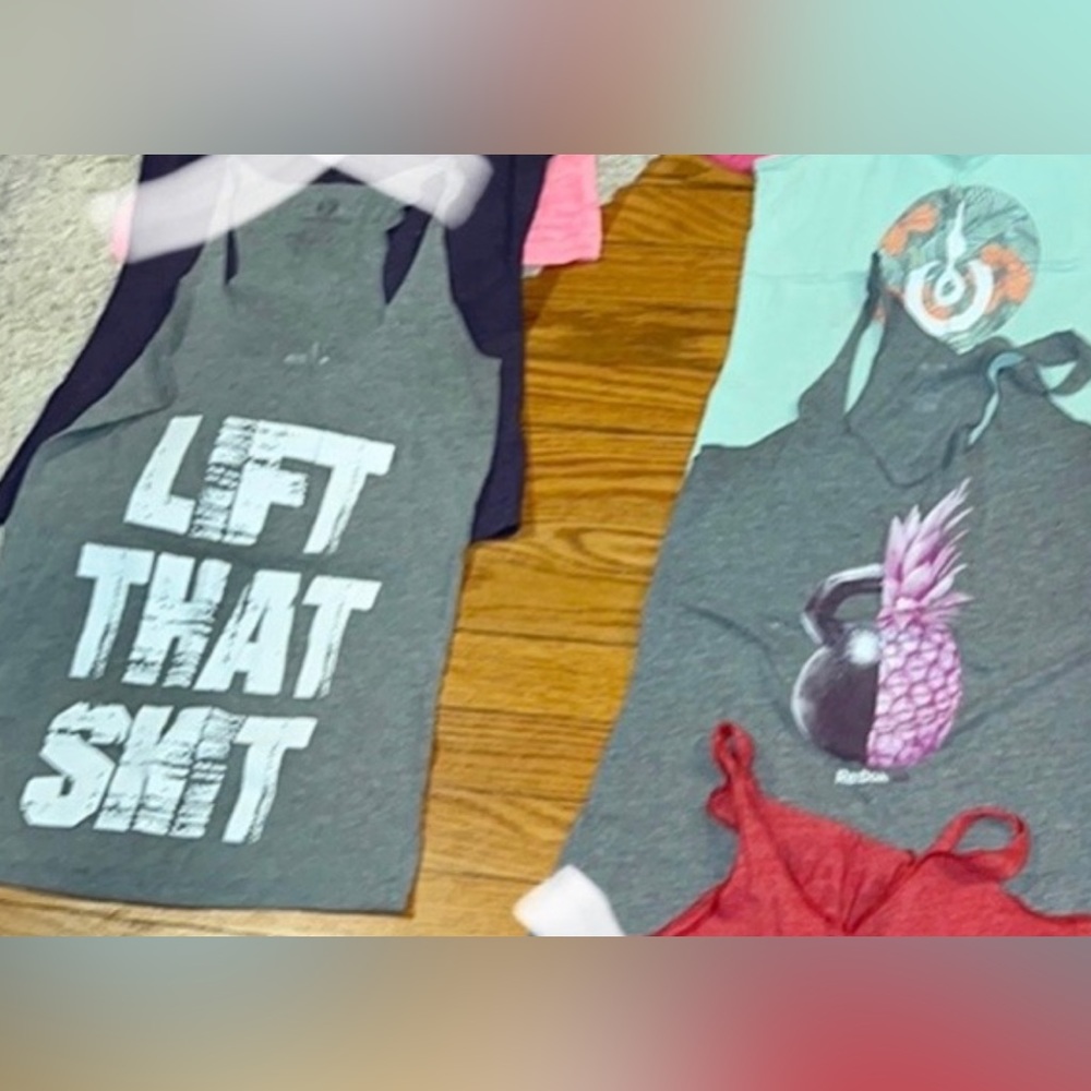 2 CrossFit Tanks